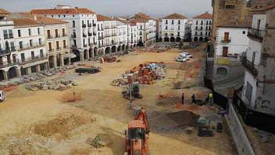 Un juzgado de Cáceres avala las obras de la plaza Mayor