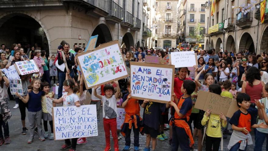 Reivindicació de les famílies a Girona, al maig