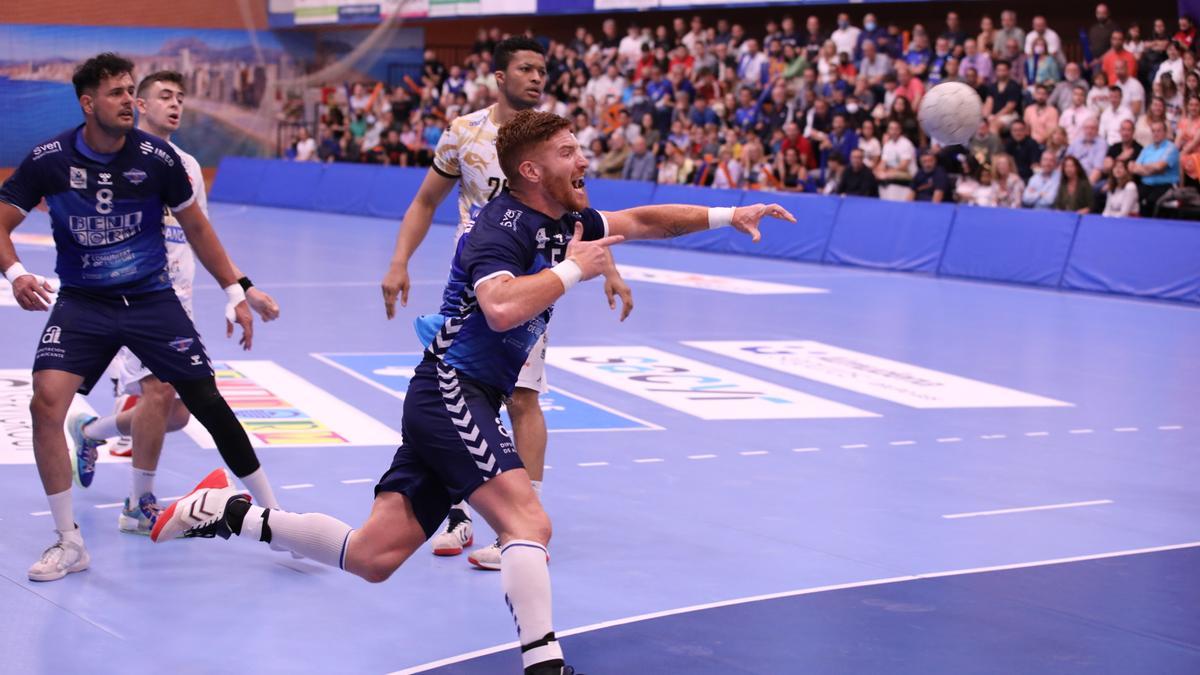 Imagen de un partido del Balonmano Benidorm