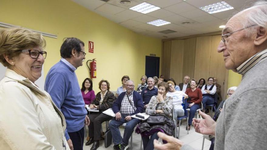 Las cinco universidades ofertarán cursos conjuntos de intercambio para mayores