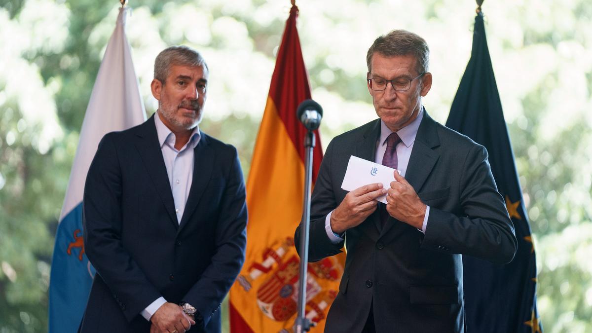 El presidente del Gobierno de Canarias, Fernando Clavijo, recibió al presidente del PP,  Alberto Núñez Feijóo