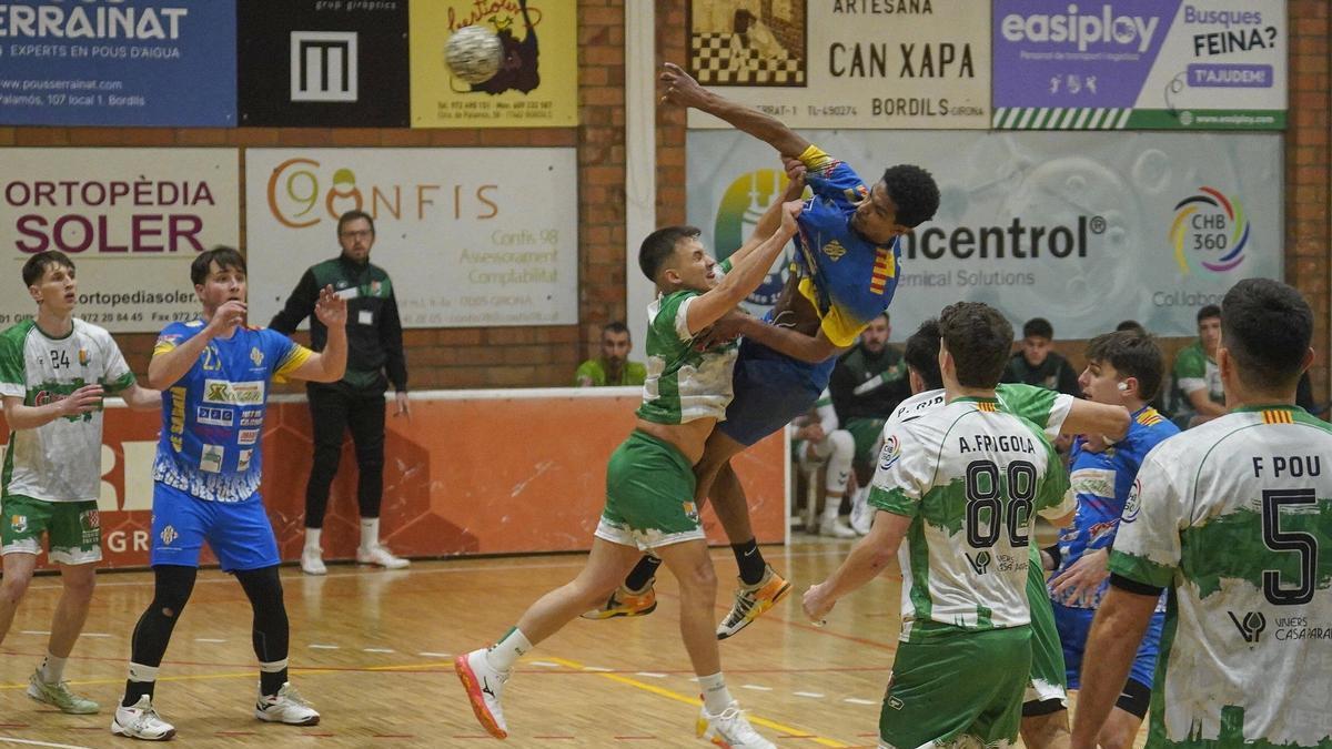 Sarrià and Bordils Clash in Girona Handball Derby for Early League Lead