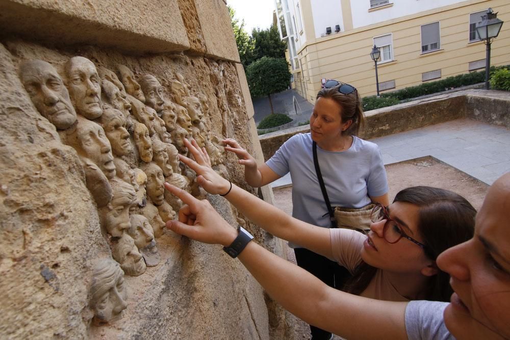 Las caras de la Puerta de Almodóvar