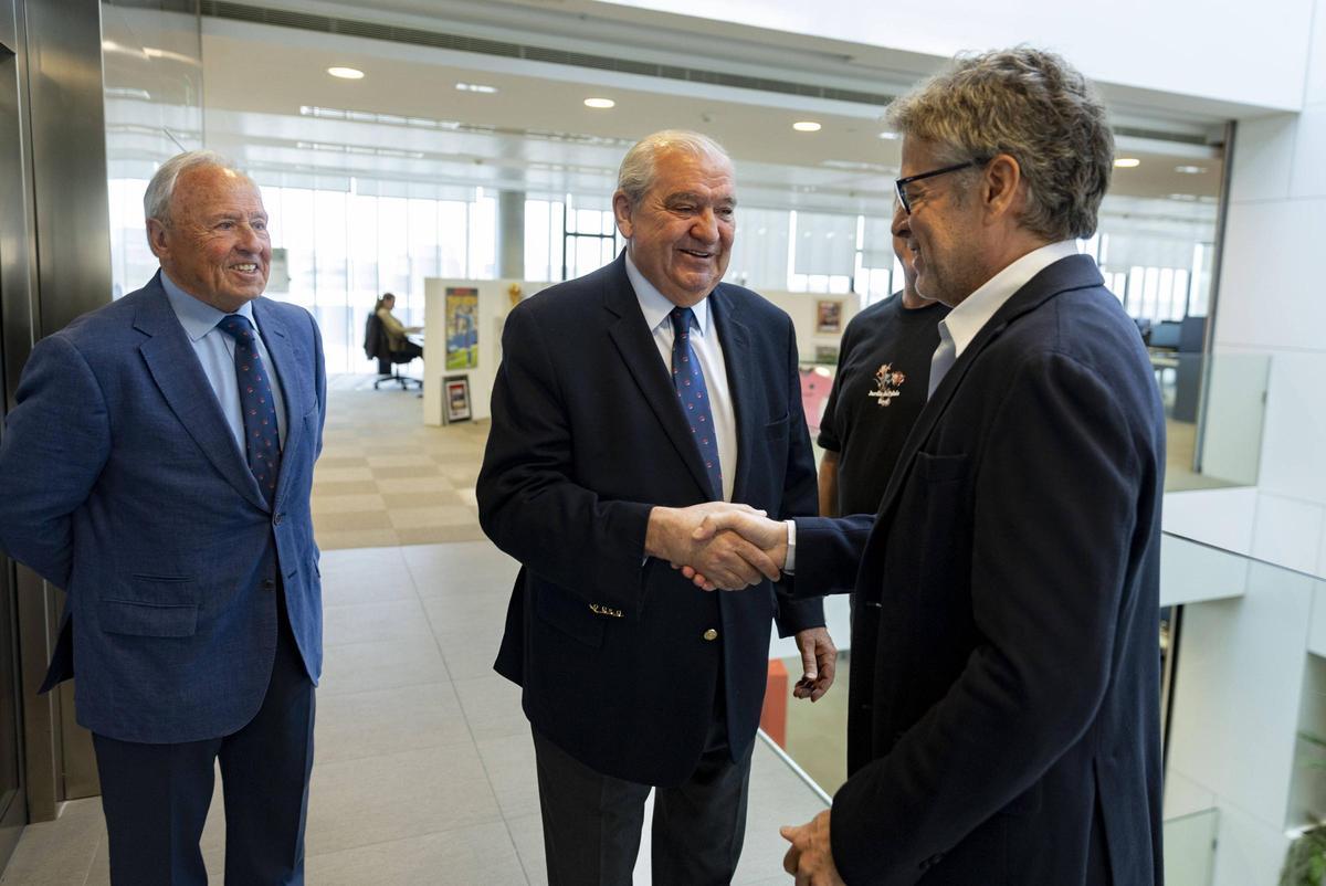 El director de SPORT saludó a su llegada a Juan Guerrero-Burgos y Ramon Nogué