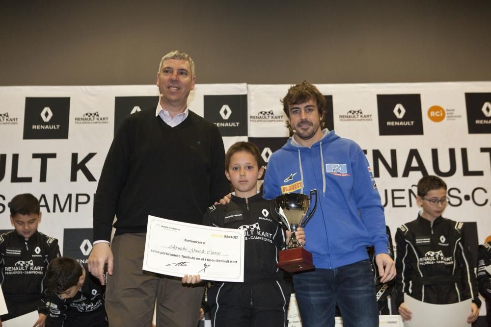 Fernando Alonso entrega los premios Reanult Kart