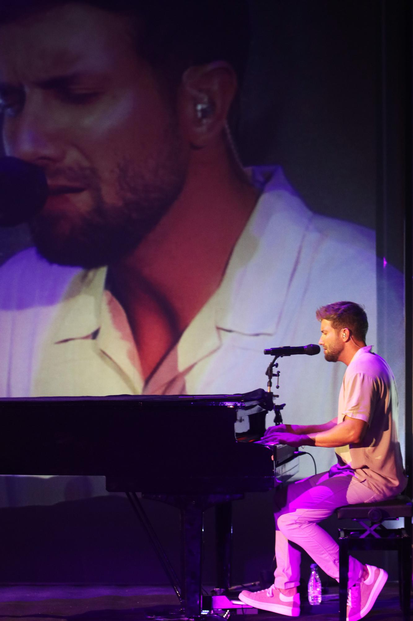 Las imágenes del concierto de Pablo Alborán en el Teatro Cervantes