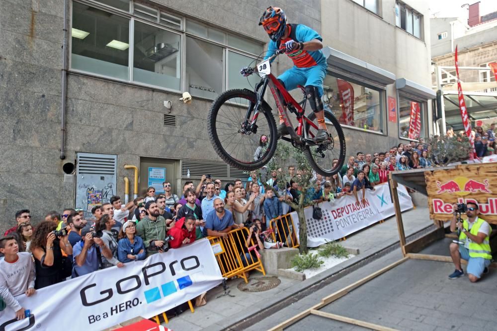 El festival de deporte urbano vuelve a dejar boquiabierta a los vigueses y a los turistas con un recital de piruetas, velocidad y adrenalina.