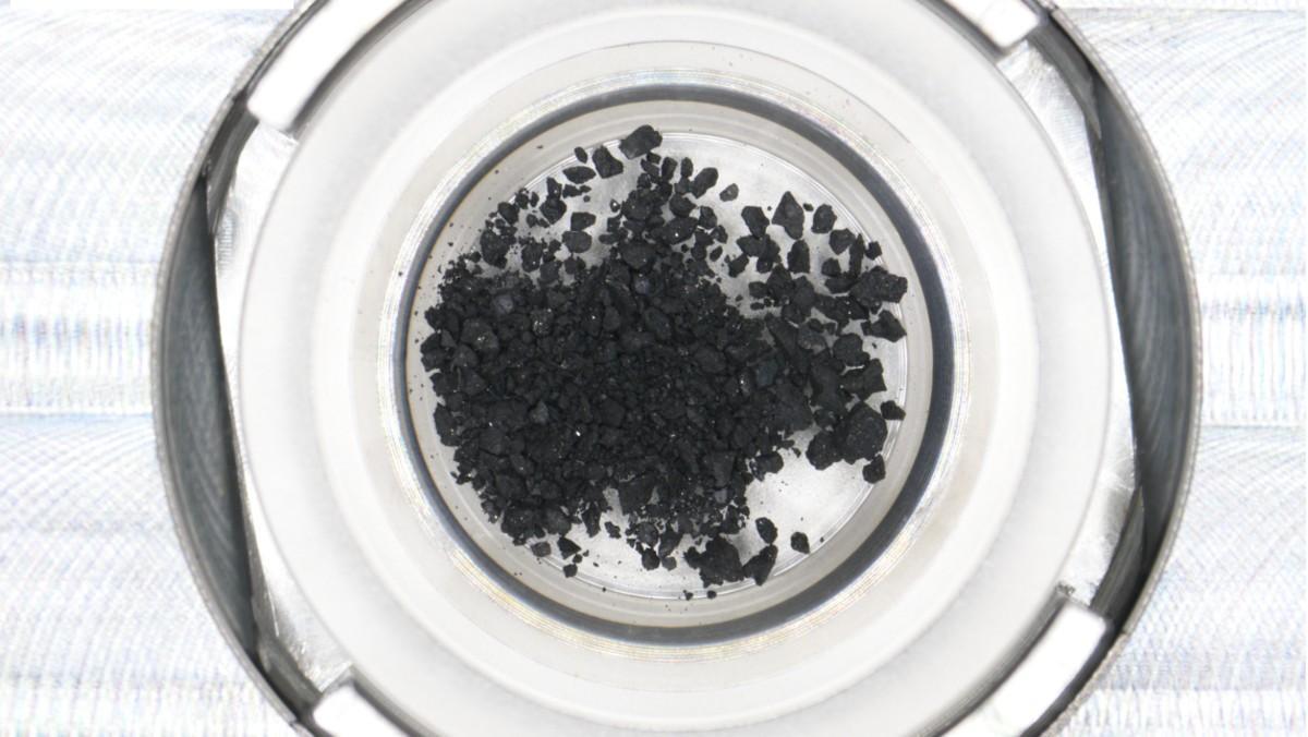 Imágenes microscópicas de muestras de Ryugu recolectadas por la misión Hayabusa 2.