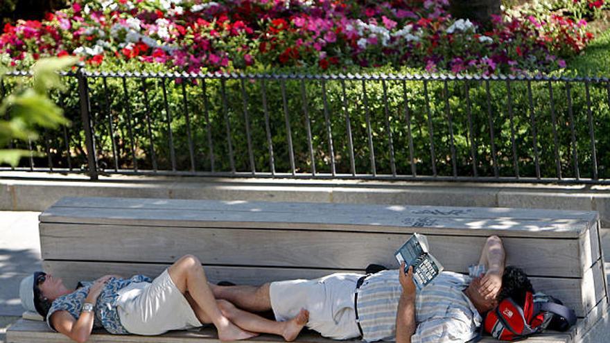 Golpe de calor. Esta semana se han registrado en Sevilla temperaturas de más de 40 grados.