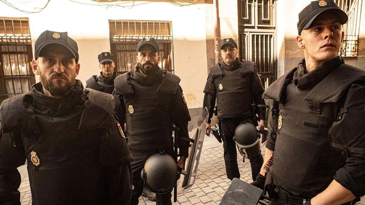 Un fotograma de la serie 'Antidisturbios'