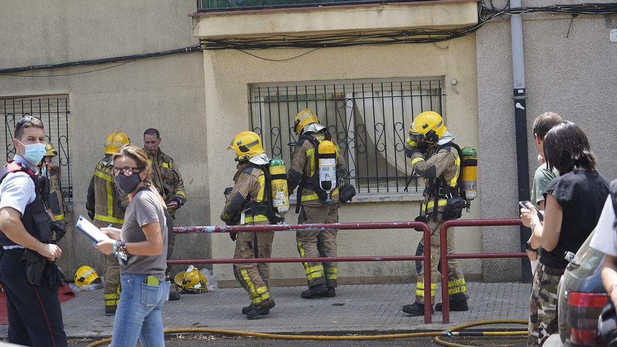 Incendi de gravetat en un pis de Salt