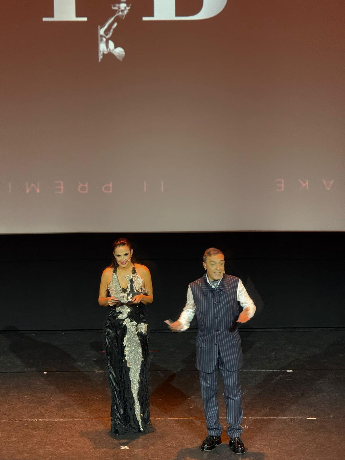 Cristina Rodríguez y Ángel Ruiz, los presentadores de los premios Yvonne Blake.