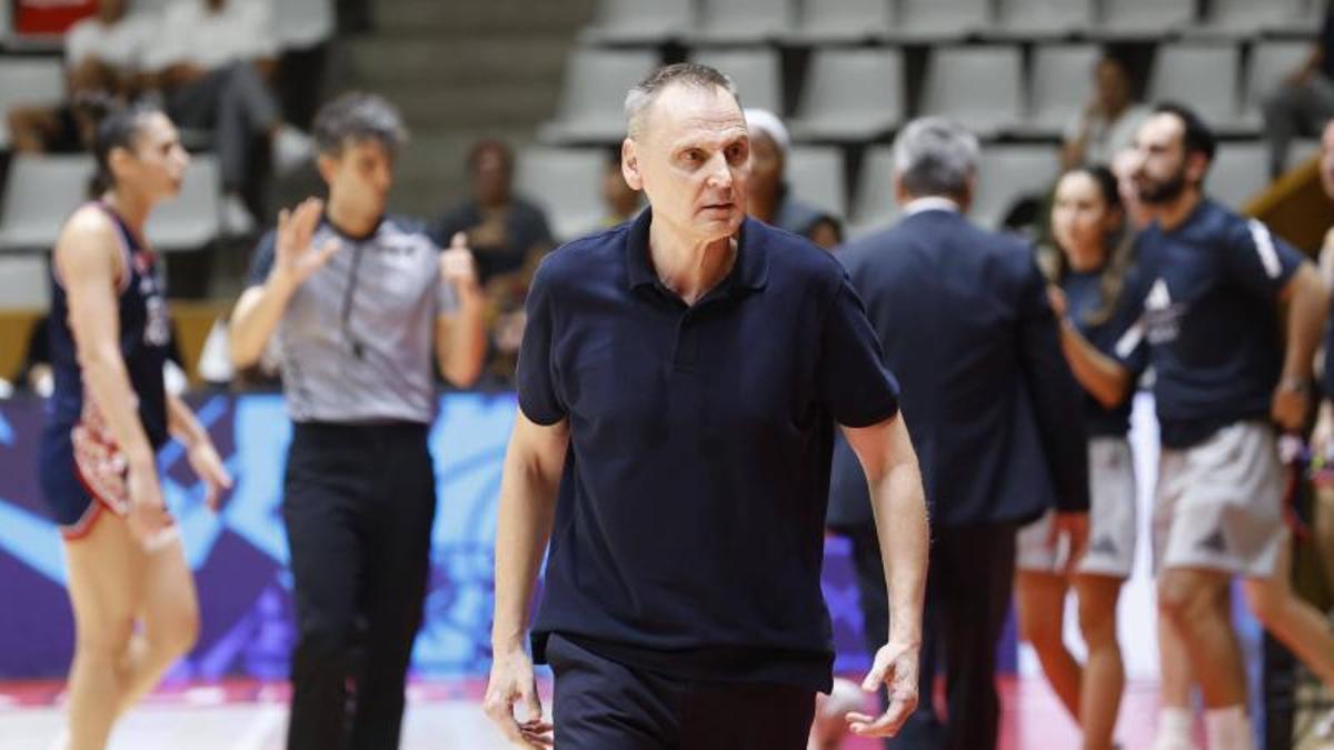 Roberto Íñiguez, entrenador de l'Spar Girona