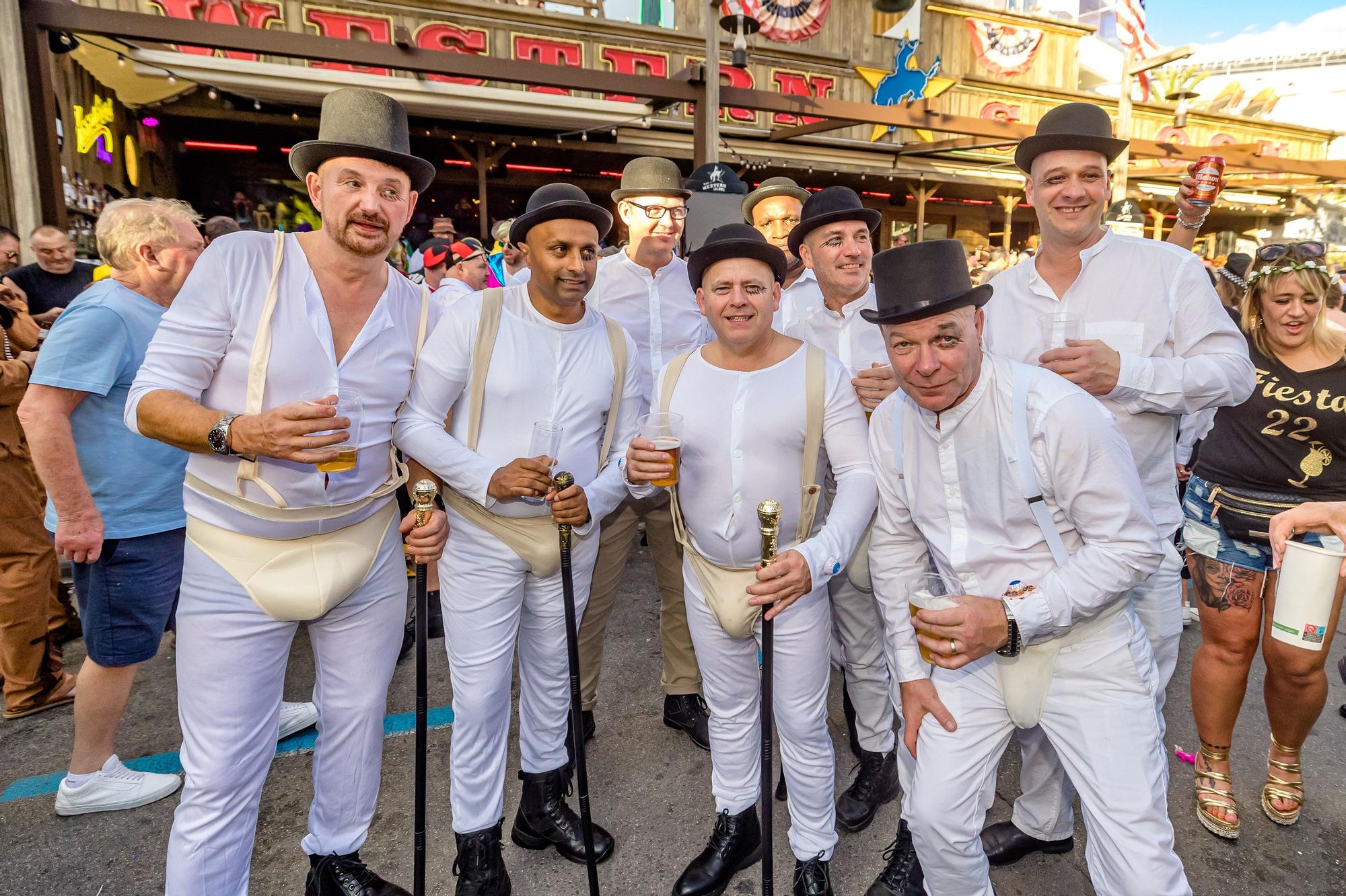 La "Fancy Dress" llena de disfraces Benidorm