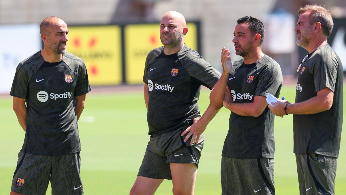 La gastroenteritis vírica que ha afectado a la plantilla ha hecho cambiar la planificación a Xavi y su cuerpo técnico