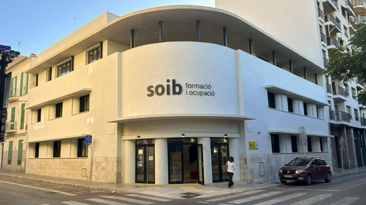 Entrada al SOIB y al SEPE en Palma.