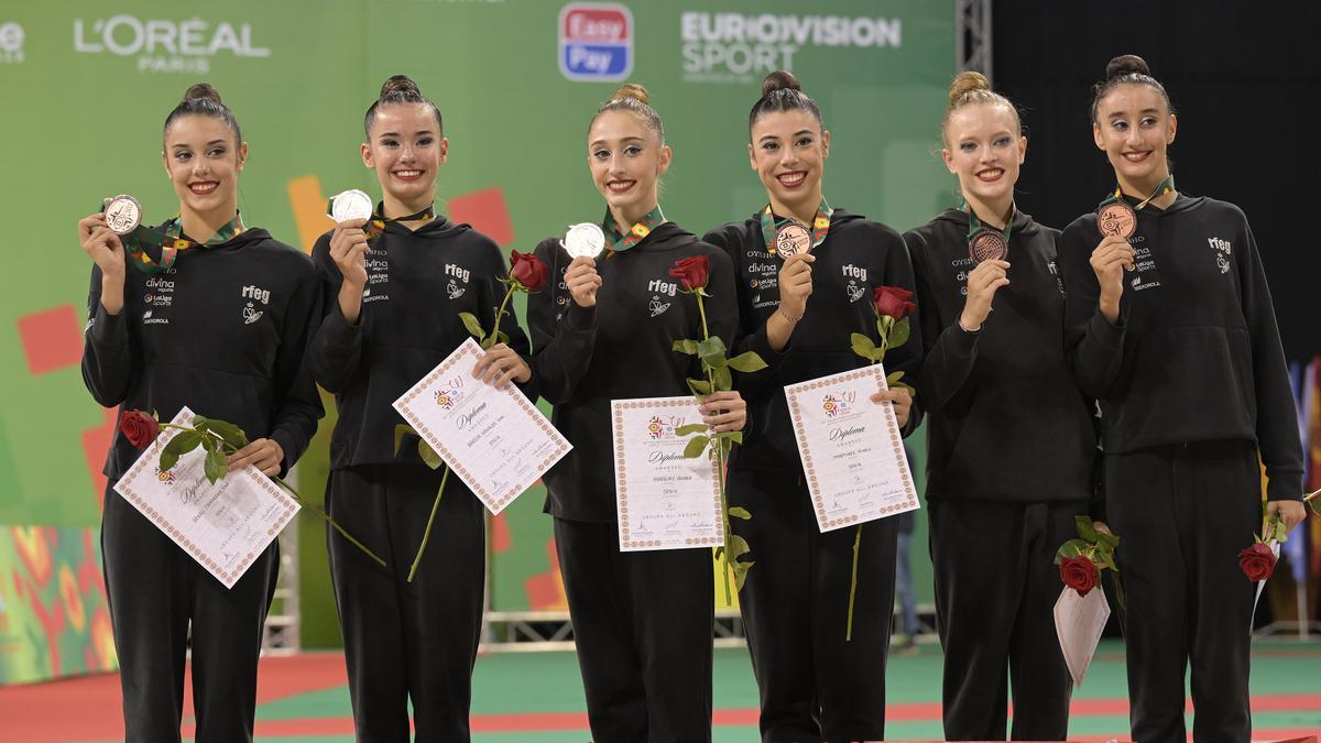 El equipo español de gimnasia, con Inés Bergua.