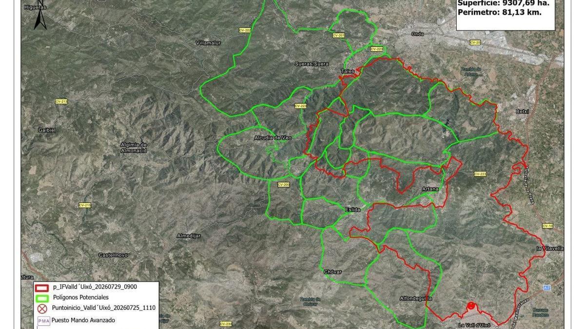 Mapa del incendio de la Vall d'Uixó en el que se delimita la zona afectada por el fuego (rojo) y lo que se denominan polígonos potenciales (verde).
