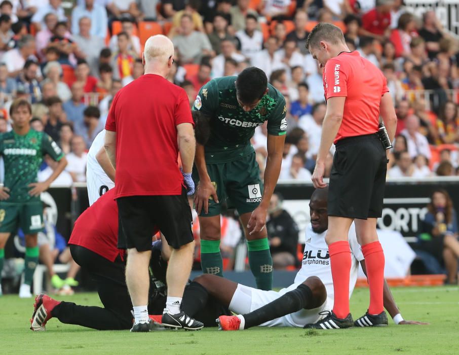 Kondogbia se lesiona frente al Betis en Mestalla