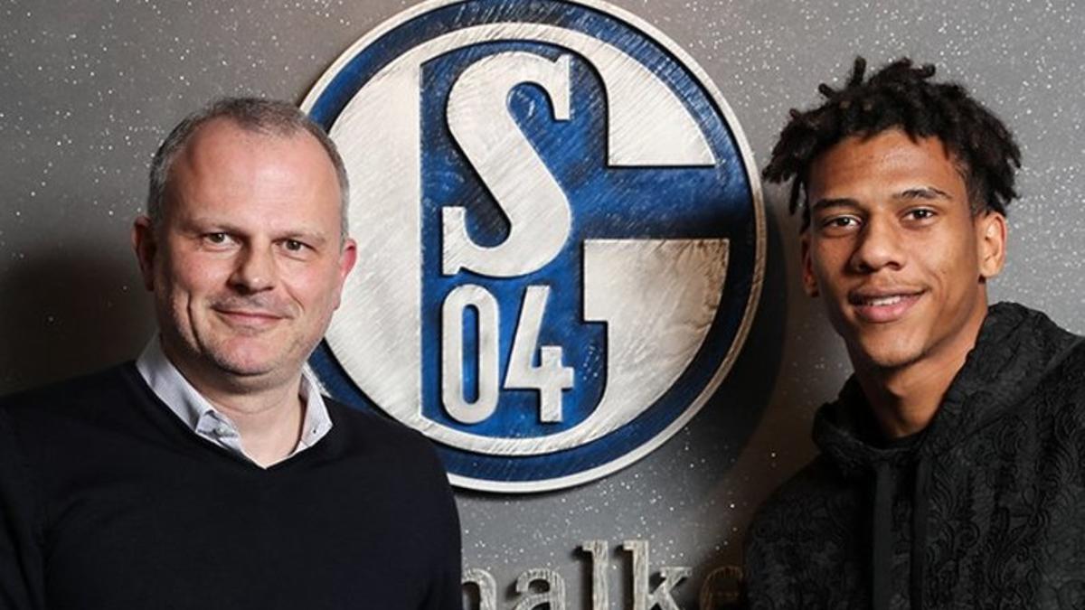 Todibo, con su nueva camiseta del Schalke 04.