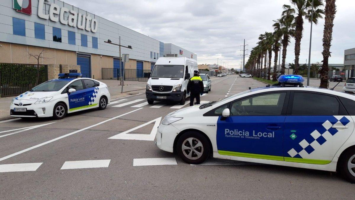 La Policía Local de Viladecans ha interpelado a más de 6.500 personas y 4.500 conductores desde el 15 de marzo