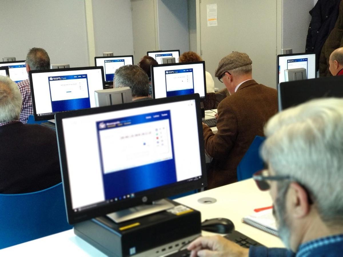 Un curso de digitalización para mayores.