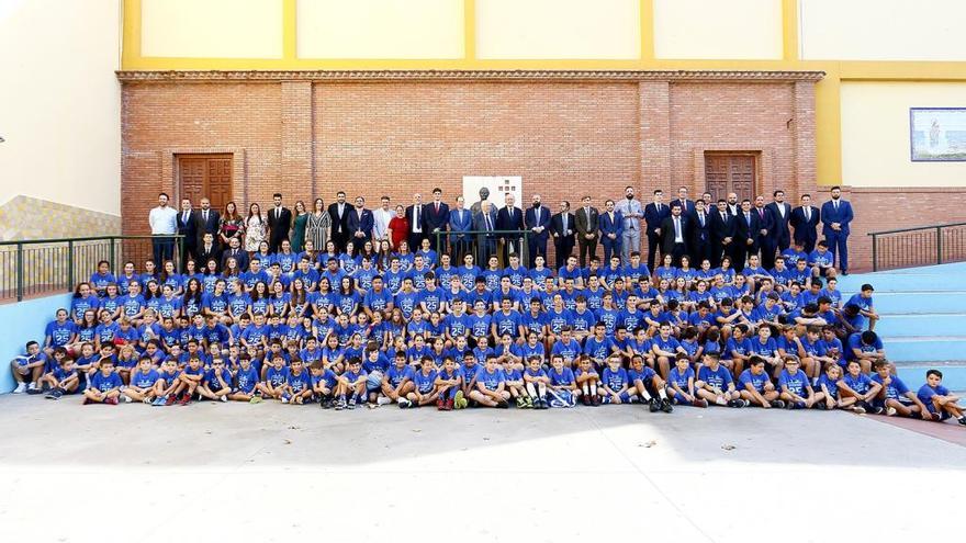 Foto de familia del Club Deportivo ADESA Málaga, que este pasado fin de semana celebró la Gala de Clausura de su 25 Aniversario Fundacional.