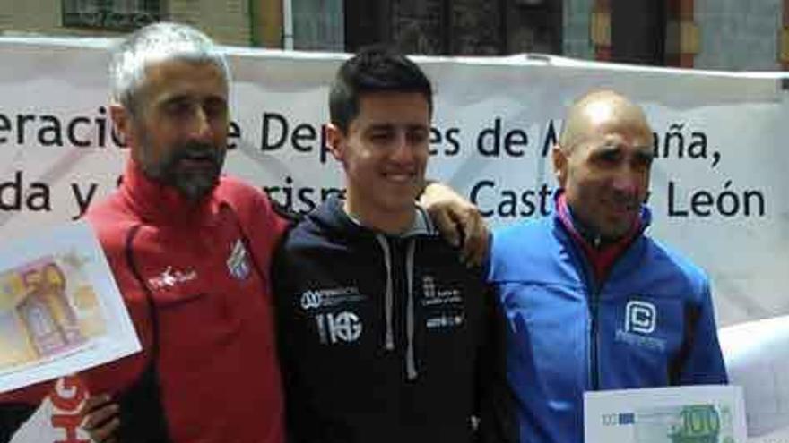 Santiago Mezquita, con los Aubeso, padre e hijo.