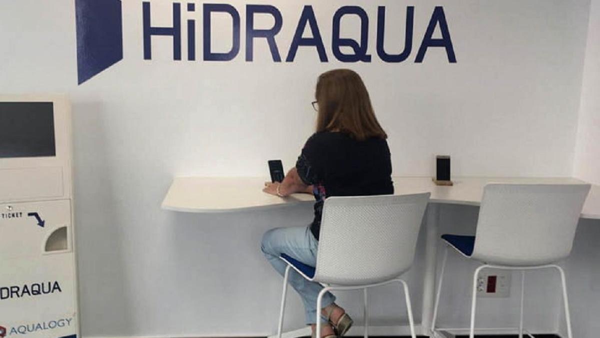 Hidraqua recibe un notable de sus clientes en el servicio de gestión del agua.