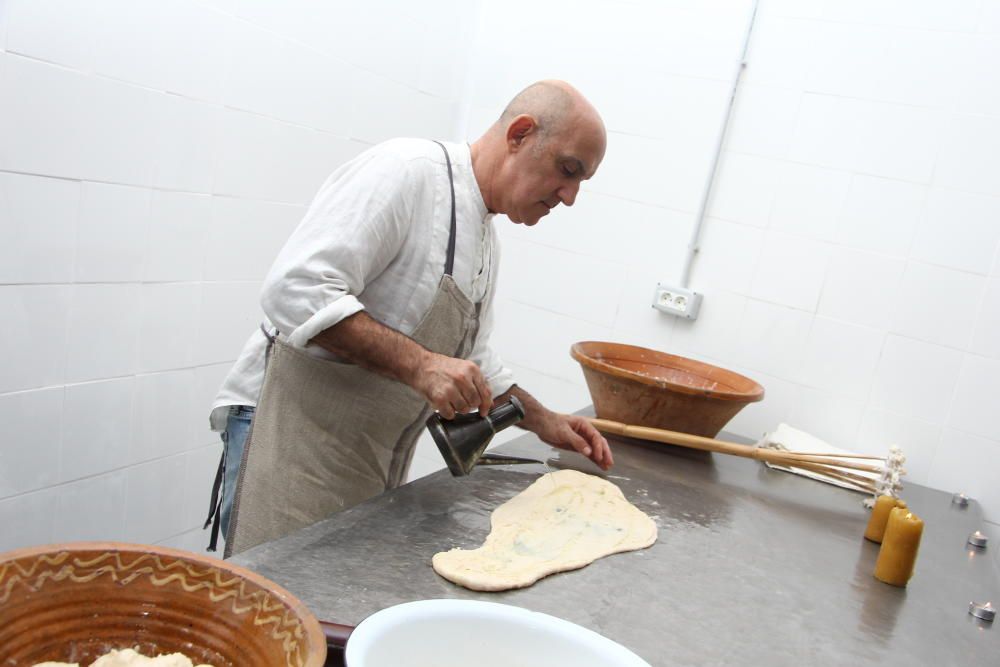 Neuer Bäcker in Traditions-Bäckerei Forn des Teatre