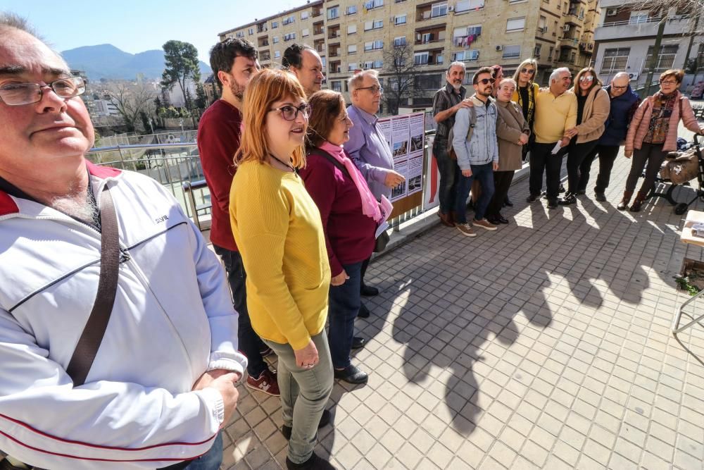 Concentración por el CEM de Alcoy