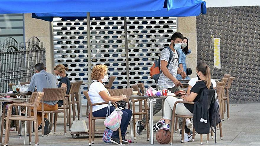 La terraza de un bar en Marín.