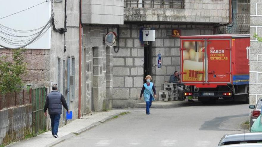 La hostelería solo puede servir en el exterior en O Irixo.