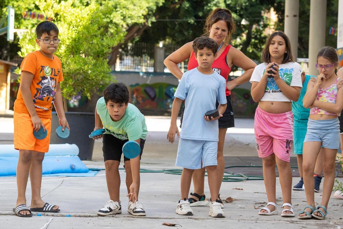 Las actividades lúdicas de verano contribuyen al desarrollo de los menores y facilitan la conciliación laboral de los padres.