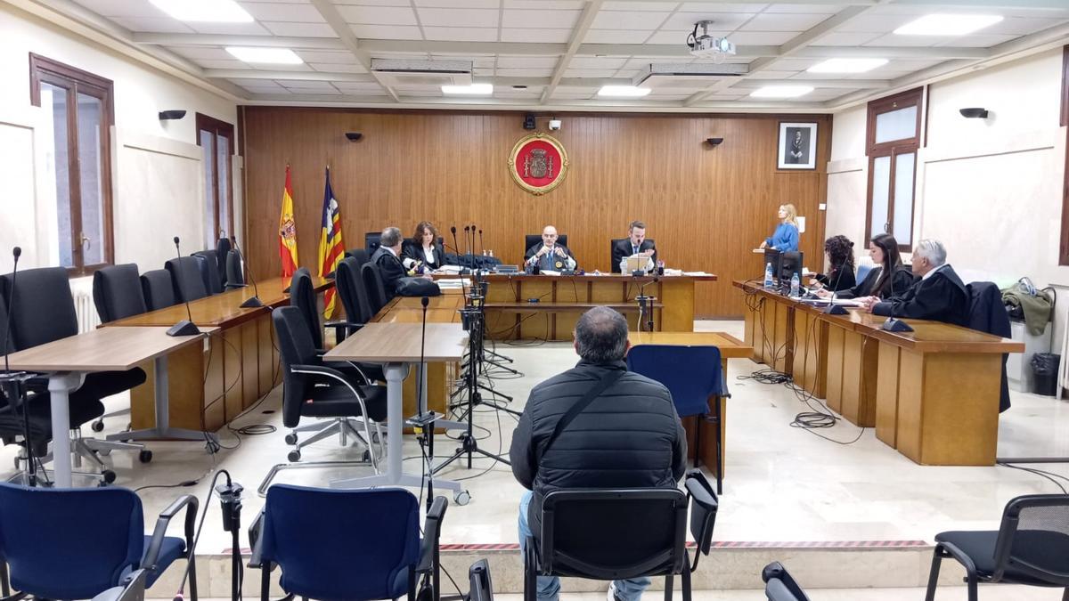 El hombre condenado, hoy en la Audiencia de Palma.