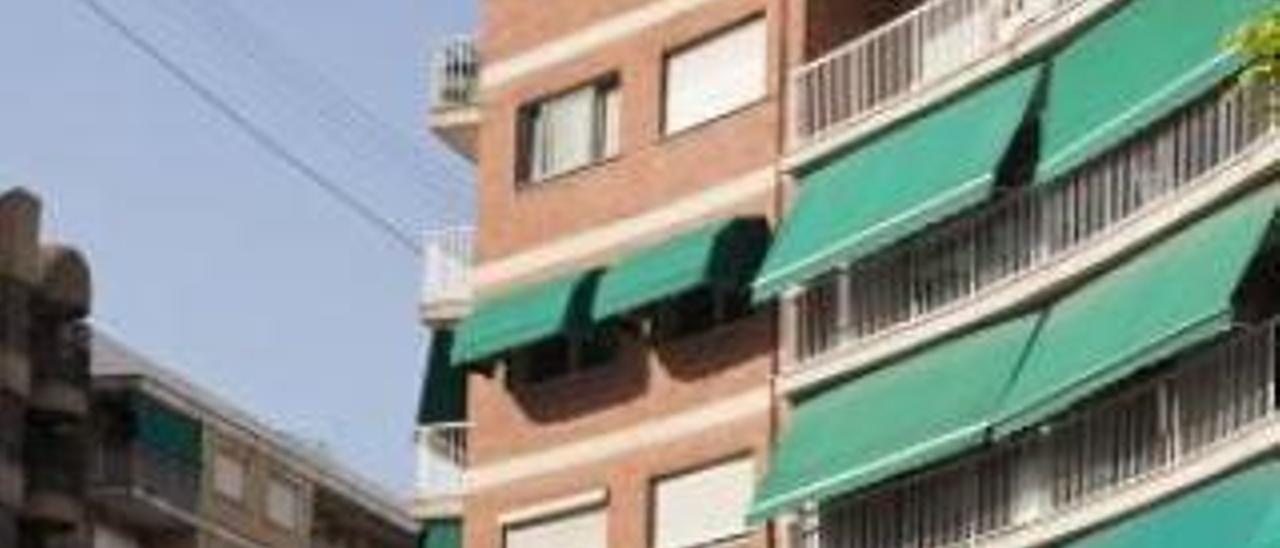 Viviendas de Gandia en un edificio de la plaza de Crist Rei.