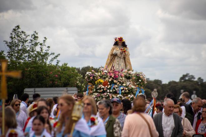Fotogalería | Cientos de pacenses disfrutan de la romería de la Virgen de Bótoa