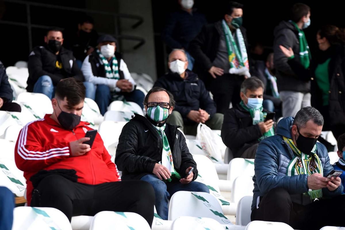 Los aficionados en el partido de Copa del Rey