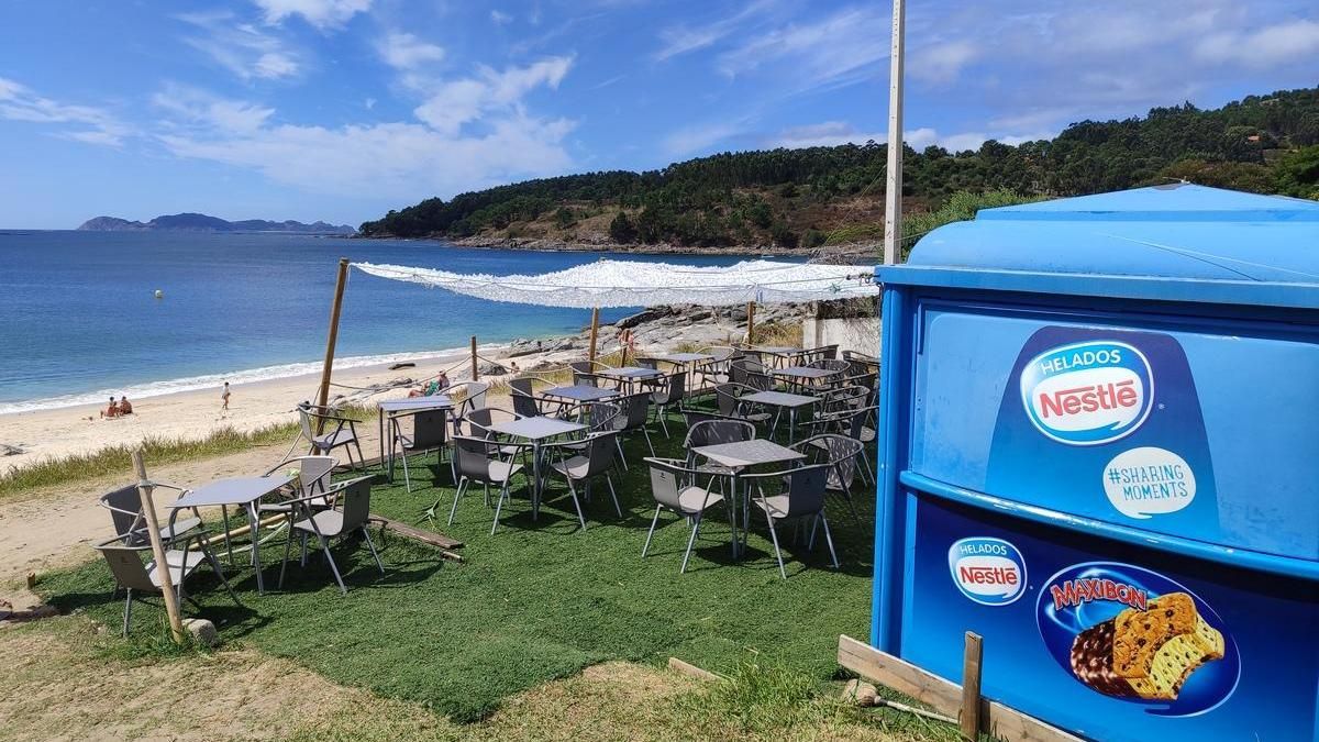 Un chiringuito de una playa de Cangas do Morrazo (Pontevedra)