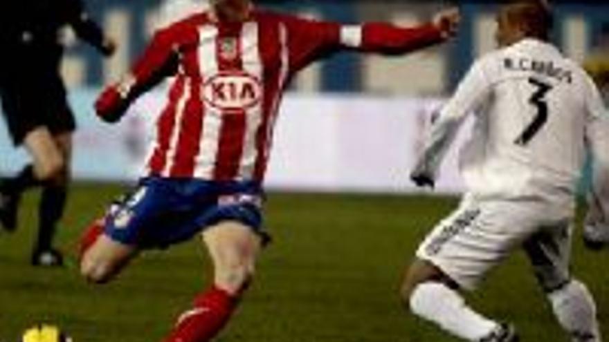 Atlético y Madrid igualan en el homenaje a Gil (1-1)