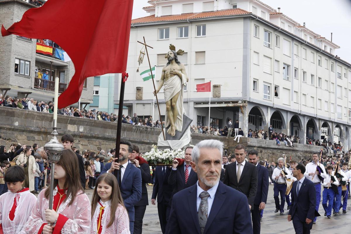 EN IMÁGENES: Félix Prieto se estrena como nuevo abanderado de La Venia de Luanco