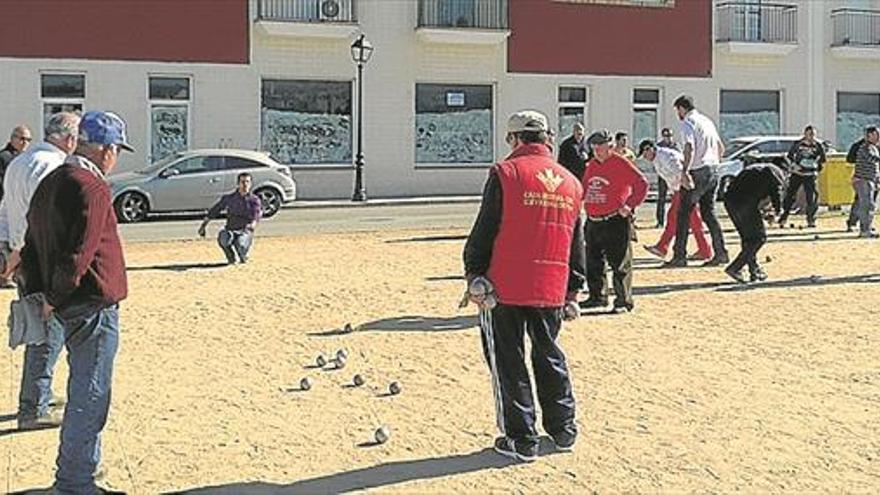 20 dupletas acuden al campeonato de petanca