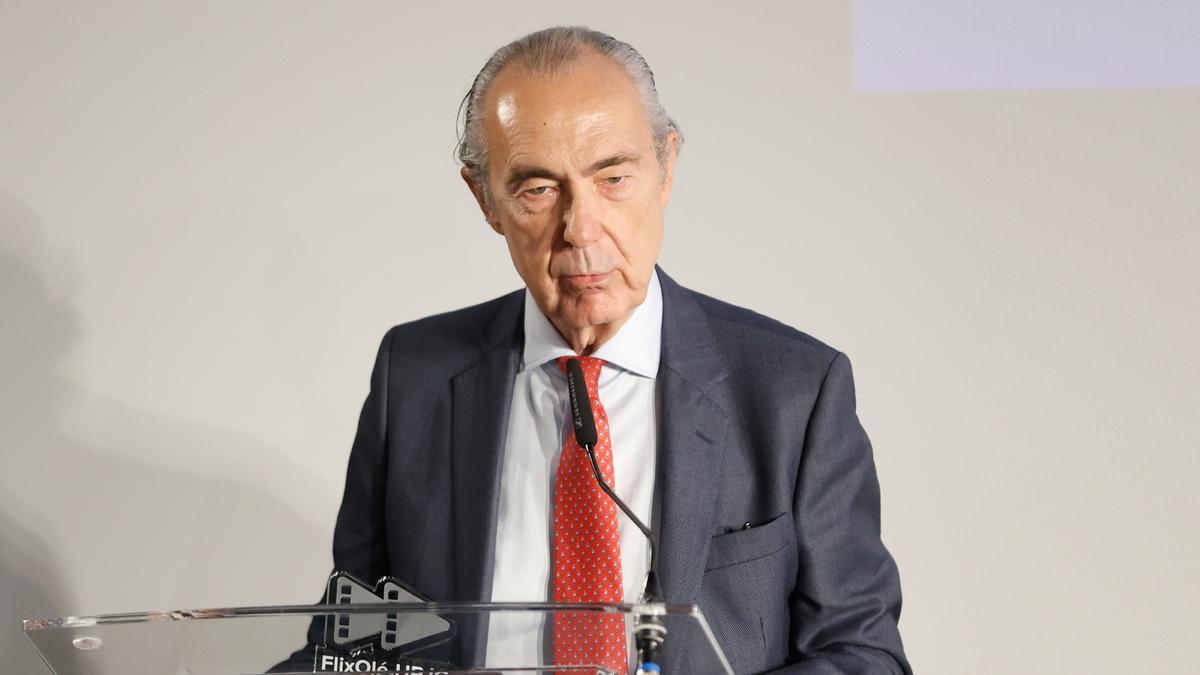 El escritor Luis Alberto de Cuenca.