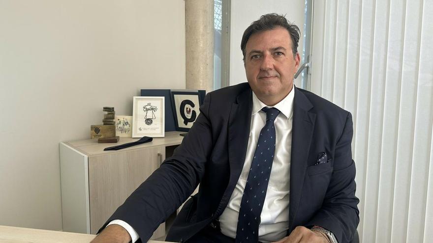 Manuel Torres interpone una querella criminal contra Jorge Costa, Ricardo Mur, García Vicente, Manuel Ollé y García Lapuente por apropiación indebida de la SD Huesca