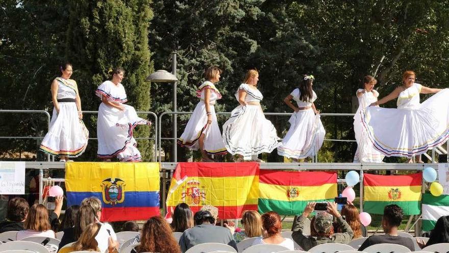 Un momento de la actuación en La Marina.