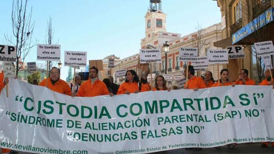 Manifestación en favor de la custodia compartida, en Madrid. / efe