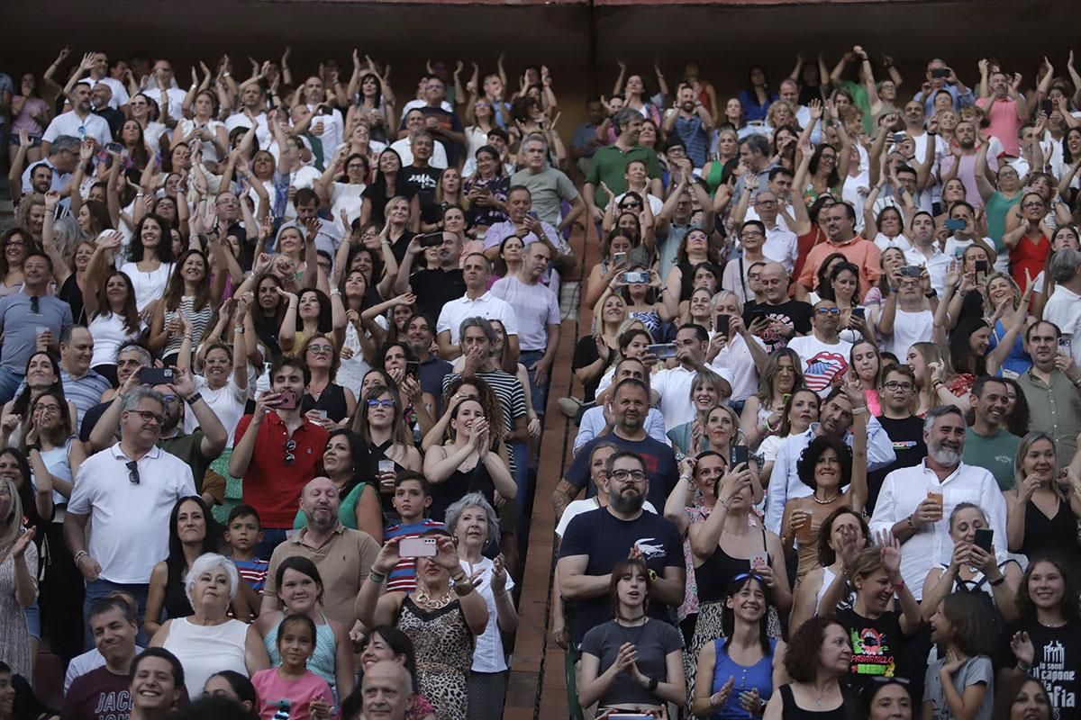 Hombres G enloquecen al público de Los Califas