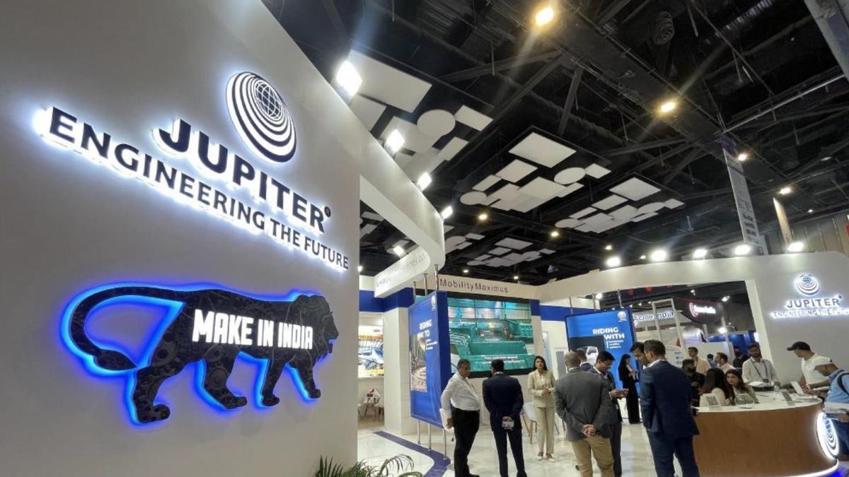 Stand de Jupiter Wagons en una feria especializada