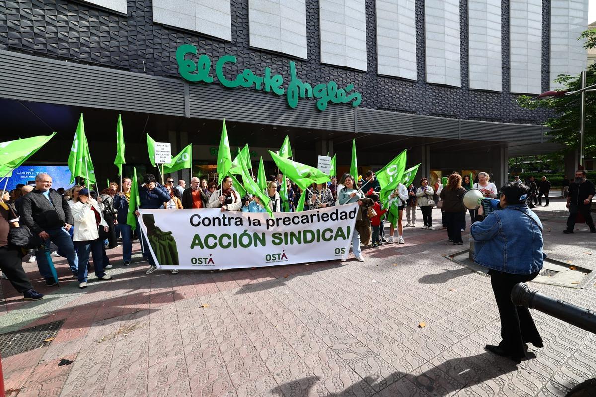 En imágenes I Protesta de los trabajadores de BSH Atención al Usuario en Zaragoza