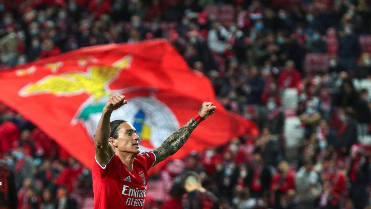 Darwin celebrando un gol con el Benfica